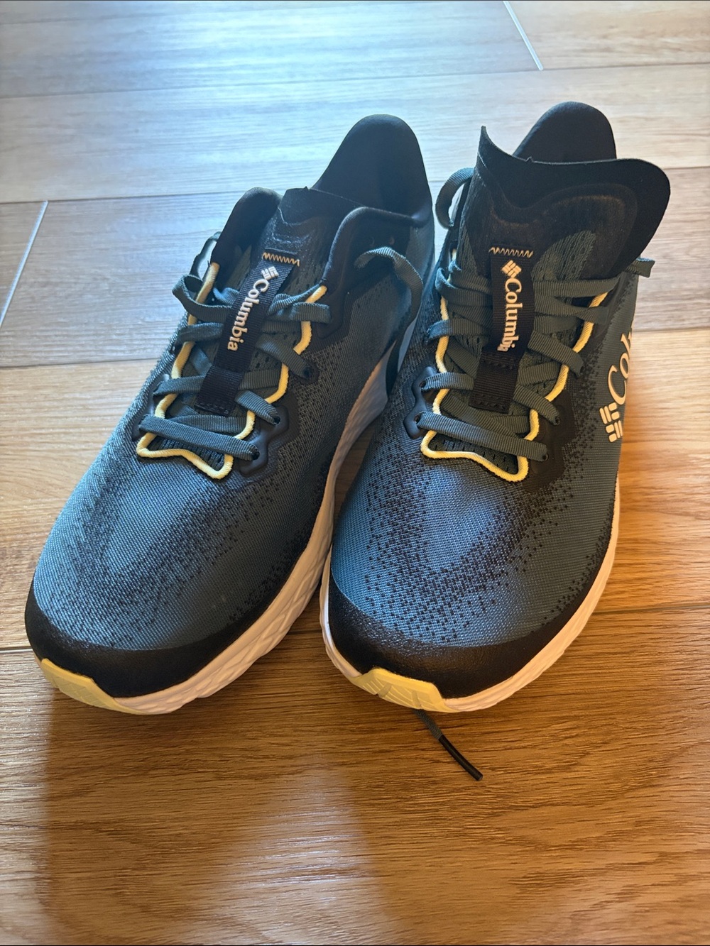 Columbia Men’s Navy and Yellow Athletic Shoes